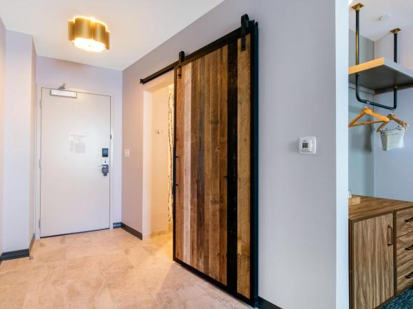 Cambria Hotel Nashville Downtown : photo 6 de la chambre chambre d'angle lit king-size supérieure - non-fumeurs