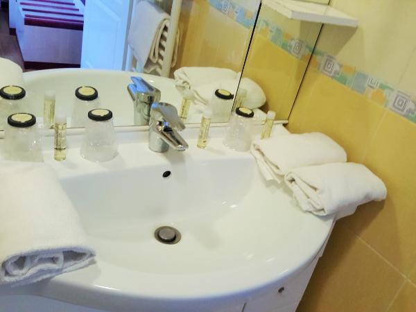 Modern'Hotel : photo 1 de la chambre chambre triple