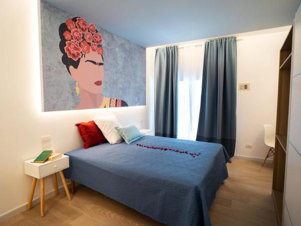 L' Angolo dei poeti - Bed and Breakfast : photo 3 de la chambre chambre double ou lits jumeaux avec salle de bains privative