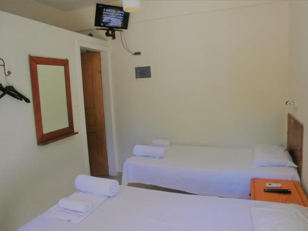 Santorini Camping & Hostel : photo 3 de la chambre chambre lits jumeaux standard