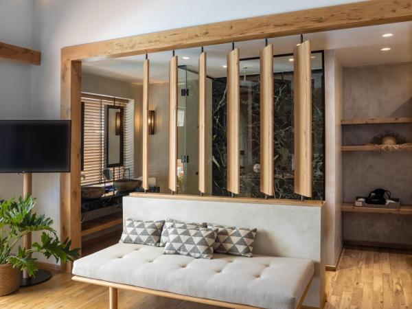 Stella Island Luxury Resort & Spa (Adults Only) : photo 6 de la chambre grand bungalow sur pilotis avec jacuzzi extérieur