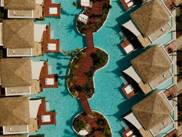 Stella Island Luxury Resort & Spa (Adults Only) : photo 10 de la chambre grand bungalow sur pilotis avec jacuzzi extérieur