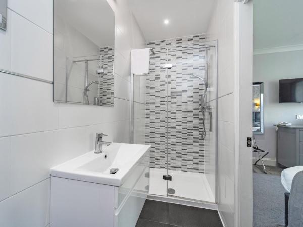 Mentone Hotel : photo 2 de la chambre chambre quadruple avec salle de bains privative