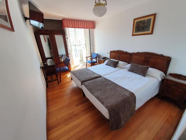 Hostal Giadás : photo 4 de la chambre chambre lits jumeaux standard