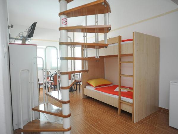 Apartmani Vila Caska : photo 4 de la chambre appartement 2 chambres en duplex avec balcon - vue sur mer