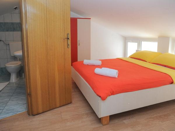 Apartmani Vila Caska : photo 8 de la chambre appartement 2 chambres en duplex avec balcon - vue sur mer