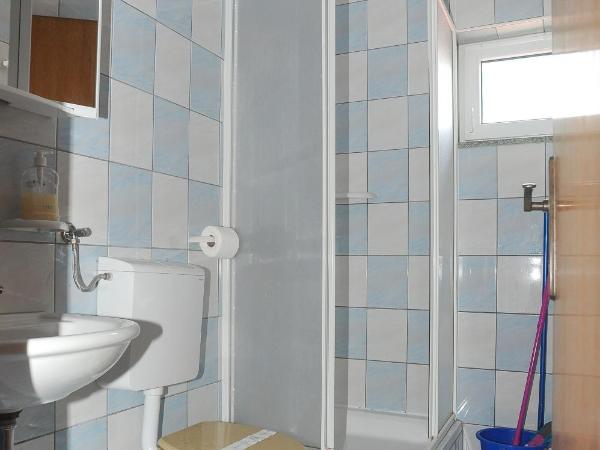 Apartmani Vila Caska : photo 6 de la chambre appartement 2 chambres avec balcon et vue sur la mer