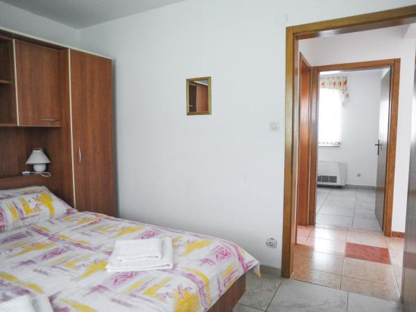 Apartmani Vila Caska : photo 8 de la chambre appartement 2 chambres avec balcon et vue sur la mer