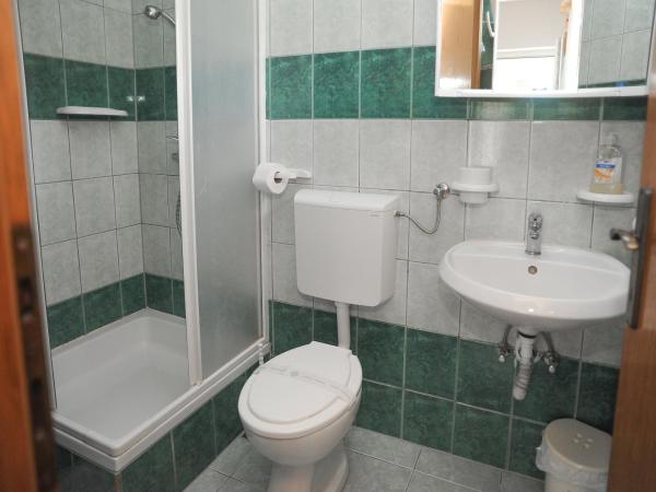 Apartmani Vila Caska : photo 6 de la chambre studio confort avec balcon et vue sur la mer