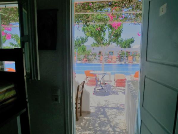 Santorini Camping & Hostel : photo 7 de la chambre lit dans dortoir pour hommes