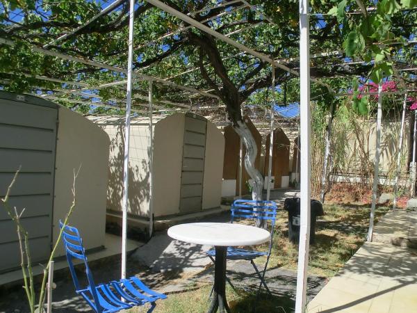 Santorini Camping & Hostel : photo 3 de la chambre tente lits jumeaux