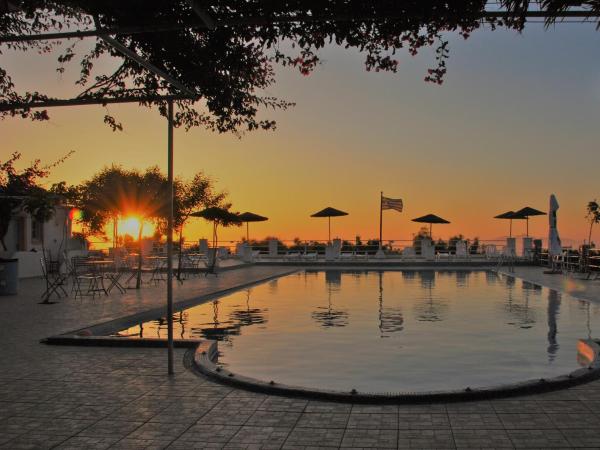 Santorini Camping & Hostel : photo 7 de la chambre tente lits jumeaux