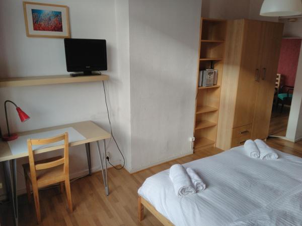 Brussels BnB : photo 2 de la chambre chambre double avec salle de bains privative