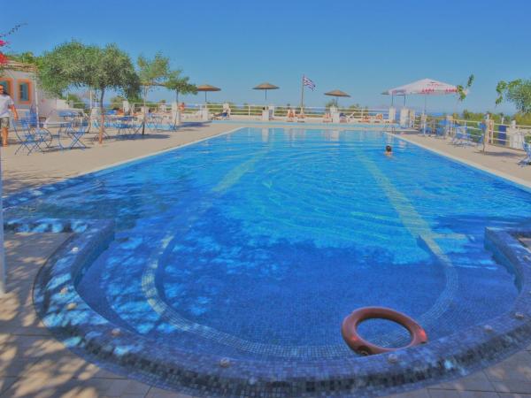 Santorini Camping & Hostel : photo 7 de la chambre tente double