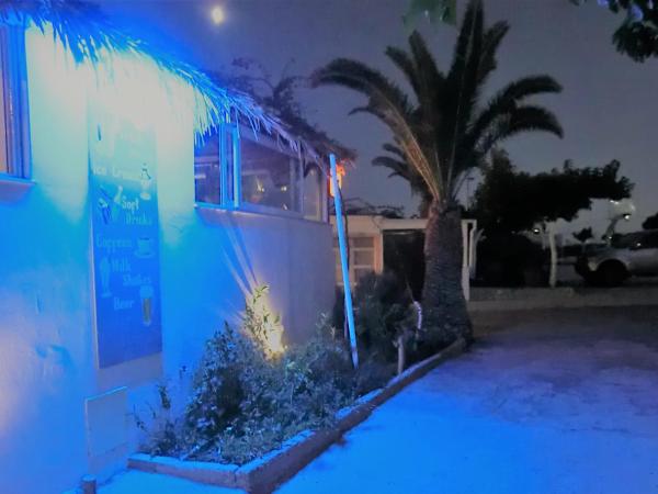 Santorini Camping & Hostel : photo 10 de la chambre tente lits jumeaux