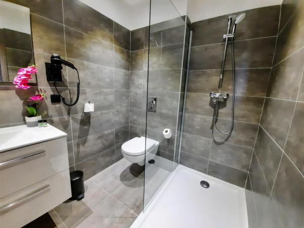 Hôtel Casa Mea : photo 6 de la chambre chambre familiale avec douche 
