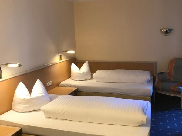 Hotel Ambiente Garni : photo 2 de la chambre chambre lits jumeaux