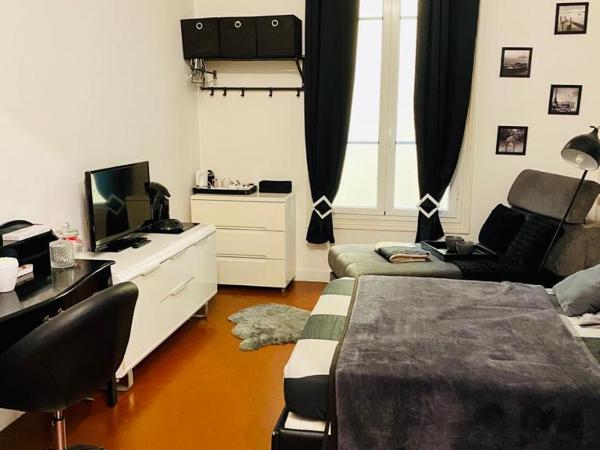 Chambres dans guest house Centre ville : photo 3 de la chambre chambre double avec salle de bains commune - vue sur cour