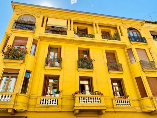 Chambres dans guest house Centre ville : photo 9 de la chambre chambre double avec salle de bains commune - vue sur cour