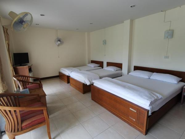 Subhamitra Hotel Hua Hin-SHA Certified : photo 4 de la chambre chambre familiale - a