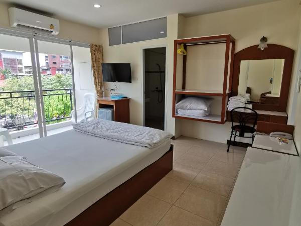 Subhamitra Hotel Hua Hin-SHA Certified : photo 2 de la chambre chambre familiale - b