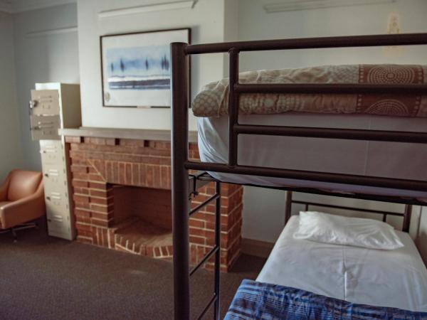 The Emperors Crown Hostel : photo 1 de la chambre lit dans dortoir pour femmes de 4 lits