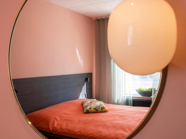 Staykvick Boutique Hostel : photo 4 de la chambre chambre double - accessible aux personnes à mobilité réduite 