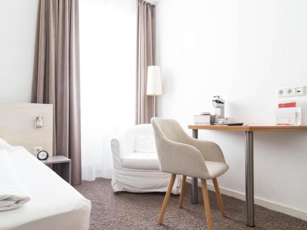 MAX Hotel Düsseldorf Self-Check-in : photo 6 de la chambre chambre simple