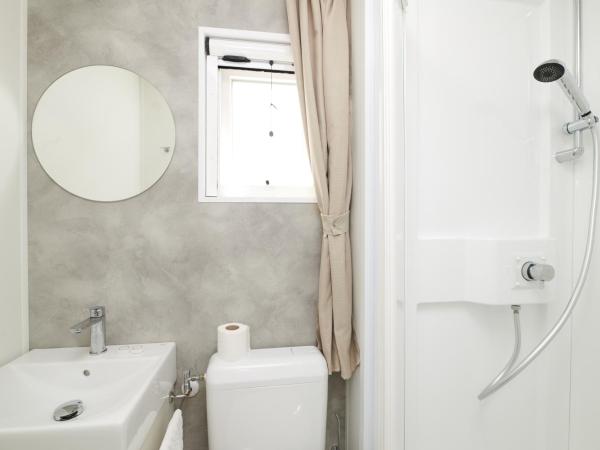 Camping Ulika Mobile Homes - Naturist : photo 6 de la chambre mobile home supérieur