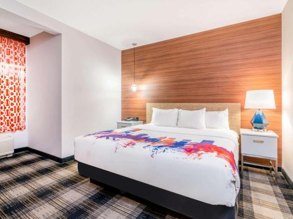 La Quinta by Wyndham Oklahoma City Airport : photo 8 de la chambre suite 1 chambre lit king-size - non-fumeurs