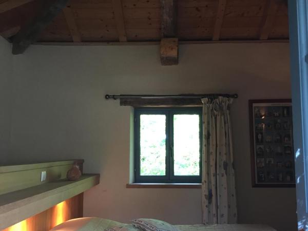 Les Huguets : photo 3 de la chambre chambre double deluxe avec baignoire