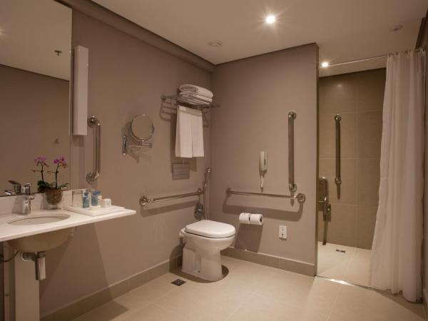 NH Curitiba The Five : photo 6 de la chambre chambre familiale standard