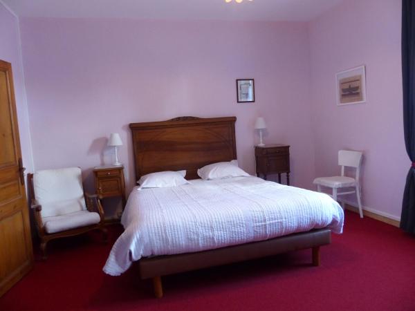 Domaine Saint-Louis : photo 3 de la chambre chambre double avec salle de bains privative