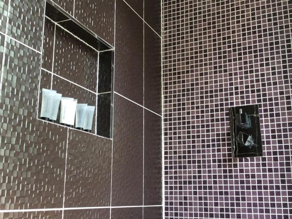 The Fitzrovia Belle Hotel : photo 3 de la chambre chambre double avec salle de bains privative