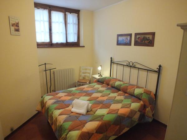 B&B Casale Virgili : photo 1 de la chambre chambre simple avec salle de bains extérieure privative