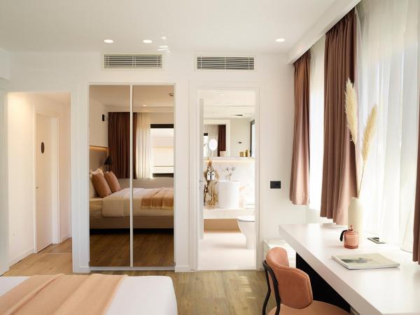 The Marblous Athens : photo 4 de la chambre chambre double sous toit
