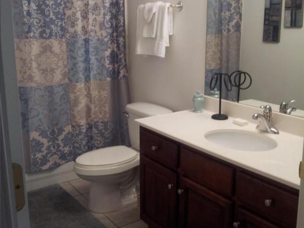 Tropic Winds Condo : photo 3 de la chambre appartement avec balcon