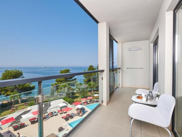 Hotel Parentium Plava Laguna : photo 1 de la chambre suite avec balcon - vue sur mer