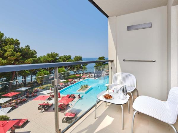 Hotel Parentium Plava Laguna : photo 5 de la chambre suite avec balcon - vue sur mer