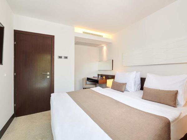 Hotel Parentium Plava Laguna : photo 8 de la chambre suite avec balcon - vue sur mer