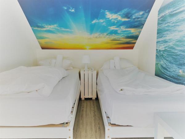 My Brand Boardinghouse Hamburg Volksdorf : photo 4 de la chambre chambre double standard avec salle de bains et cuisine communes
