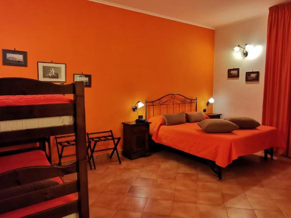 Hotel Neapolis : photo 2 de la chambre chambre familiale
