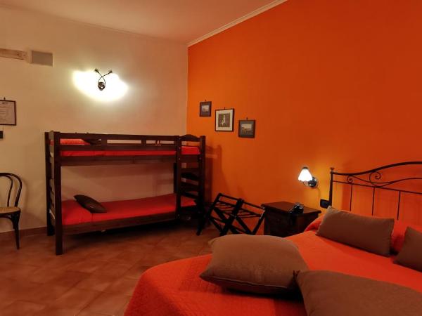 Hotel Neapolis : photo 4 de la chambre chambre familiale