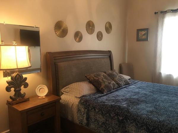 WG Creole House 1850 : photo 4 de la chambre chambre double avec salle de bains privative