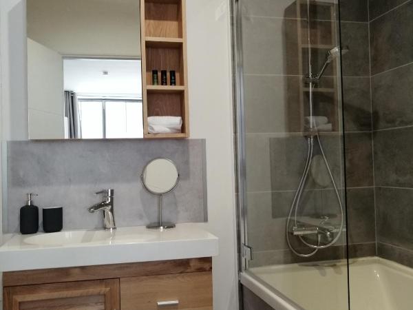 La Maison Grivolas Appartements et Maison d'hôtes : photo 2 de la chambre suite supérieure