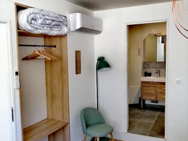 La Maison Grivolas Appartements et Maison d'hôtes : photo 9 de la chambre suite supérieure