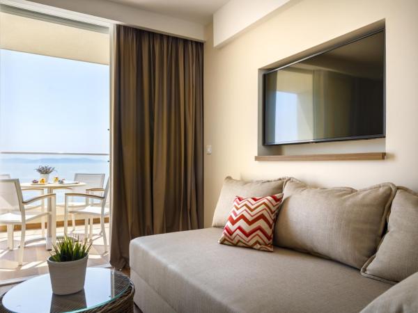 Girandella Valamar Collection Resort : photo 2 de la chambre suite for 2+2 seaview - family