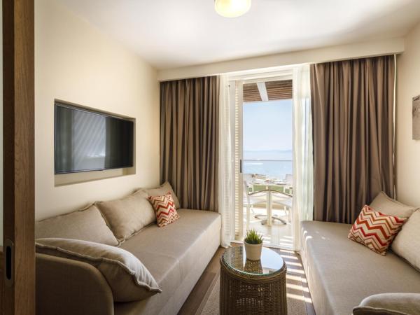 Girandella Valamar Collection Resort : photo 2 de la chambre room for 2+2 seaview - family