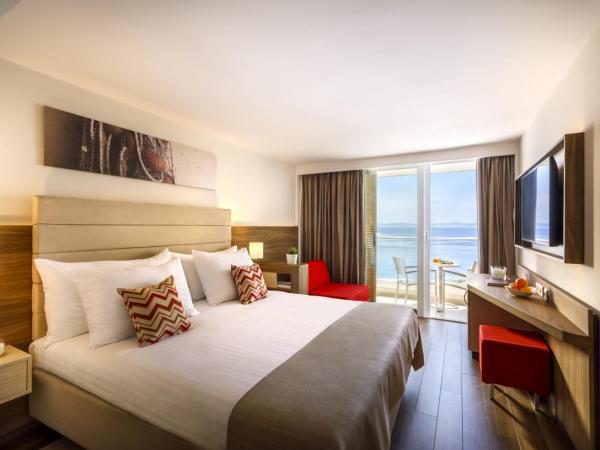 Girandella Valamar Collection Resort : photo 1 de la chambre room for 2+1 seaview - family