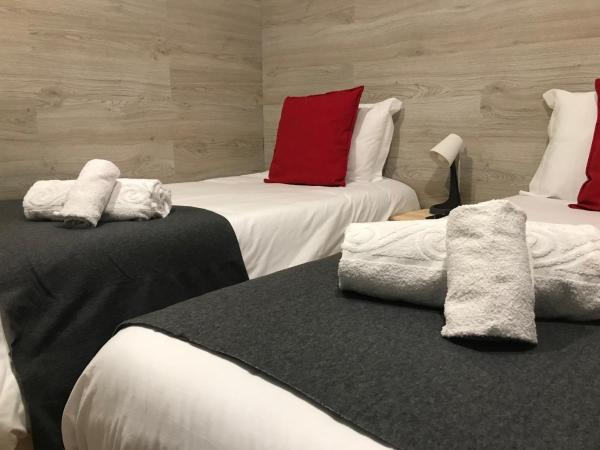 West Coast Peniche : photo 2 de la chambre chambre double ou lits jumeaux avec salle de bains privative